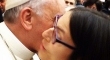 «Riconoscere come ufficiale la lingua dei segni»
La docente barlettana Angela Doronzo ha incontrato il Papa